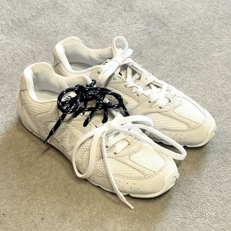 NEW BALANCE x MIU MIU
