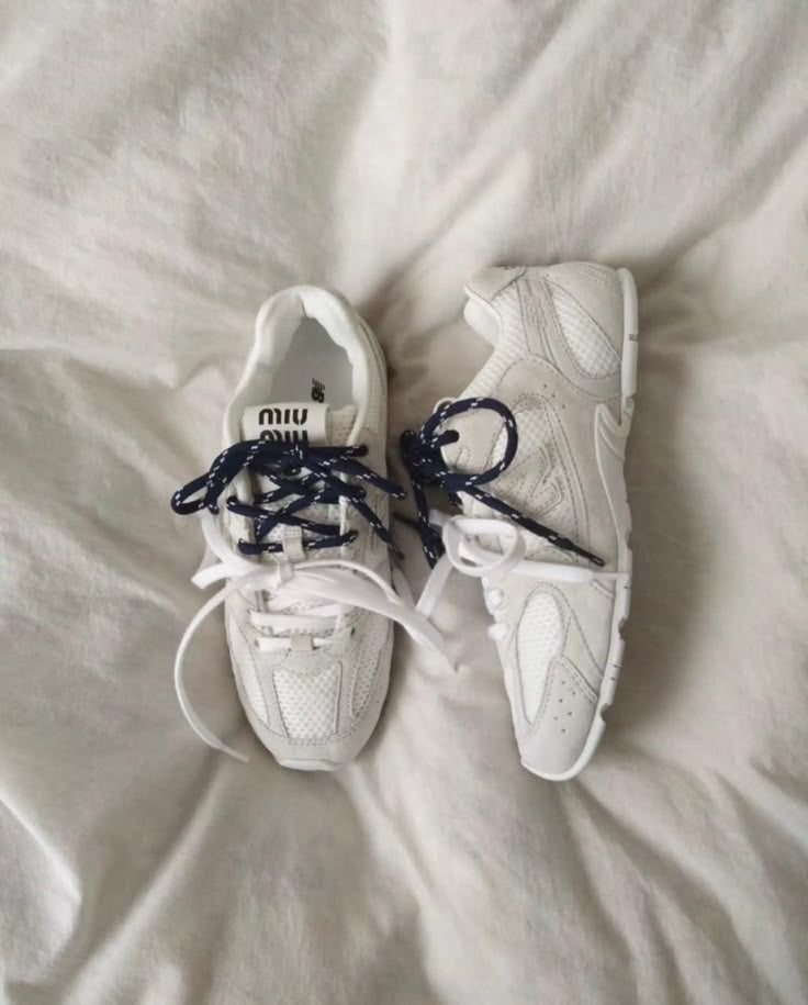 NEW BALANCE x MIU MIU
