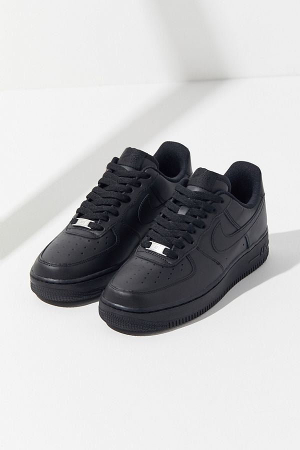 NIKE AIR FORCE 1 “black”